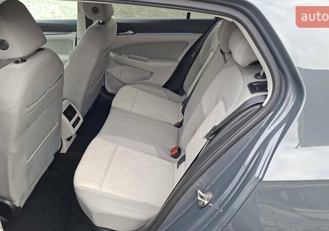 Серый Фольксваген Гольф, объемом двигателя 2 л и пробегом 146 тыс. км за 23333 $, фото 39 на Automoto.ua