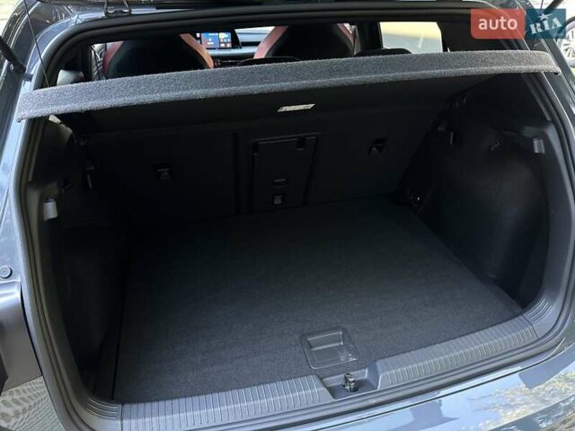 Серый Фольксваген Гольф, объемом двигателя 2 л и пробегом 32 тыс. км за 33000 $, фото 28 на Automoto.ua