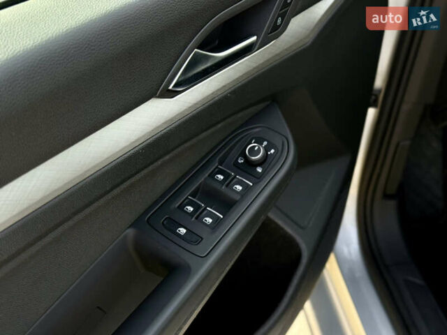 Сірий Фольксваген Гольф, об'ємом двигуна 1.97 л та пробігом 131 тис. км за 20999 $, фото 50 на Automoto.ua