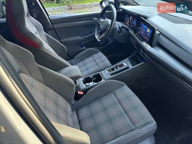 Серый Фольксваген Гольф, объемом двигателя 2 л и пробегом 32 тыс. км за 33000 $, фото 30 на Automoto.ua