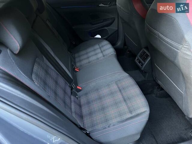 Серый Фольксваген Гольф, объемом двигателя 2 л и пробегом 32 тыс. км за 33000 $, фото 32 на Automoto.ua