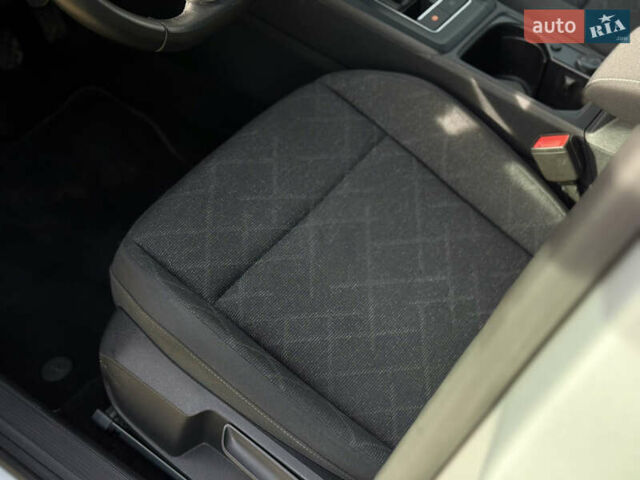 Сірий Фольксваген Гольф, об'ємом двигуна 1.97 л та пробігом 131 тис. км за 20999 $, фото 51 на Automoto.ua