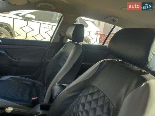 Серый Фольксваген Гольф, объемом двигателя 1.4 л и пробегом 155 тыс. км за 4650 $, фото 5 на Automoto.ua