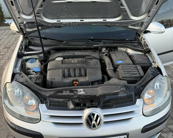 Серый Фольксваген Гольф, объемом двигателя 1.6 л и пробегом 270 тыс. км за 4999 $, фото 13 на Automoto.ua