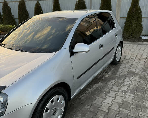 Серый Фольксваген Гольф, объемом двигателя 1.6 л и пробегом 270 тыс. км за 4999 $, фото 2 на Automoto.ua