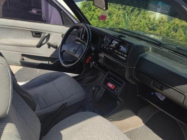 Серый Фольксваген Гольф, объемом двигателя 1.3 л и пробегом 370 тыс. км за 2100 $, фото 1 на Automoto.ua