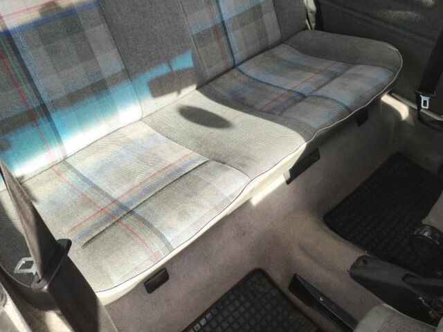 Серый Фольксваген Гольф, объемом двигателя 1.6 л и пробегом 390 тыс. км за 1250 $, фото 6 на Automoto.ua