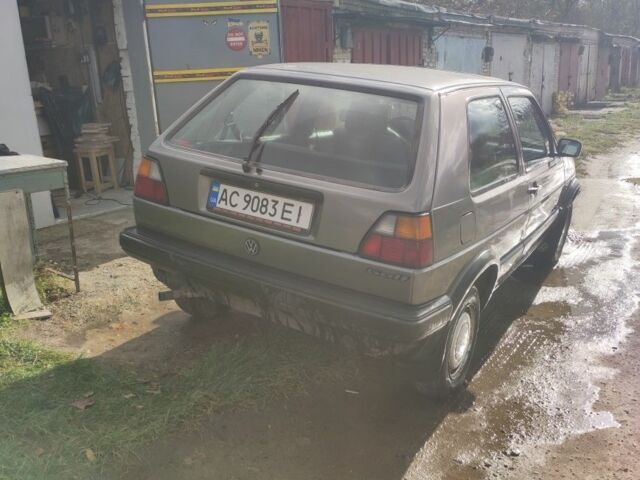 Серый Фольксваген Гольф, объемом двигателя 1.6 л и пробегом 390 тыс. км за 1250 $, фото 4 на Automoto.ua