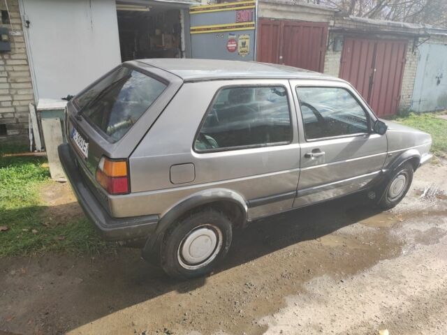 Серый Фольксваген Гольф, объемом двигателя 1.6 л и пробегом 390 тыс. км за 1250 $, фото 3 на Automoto.ua