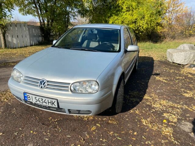 Серый Фольксваген Гольф, объемом двигателя 1.6 л и пробегом 200 тыс. км за 3100 $, фото 1 на Automoto.ua