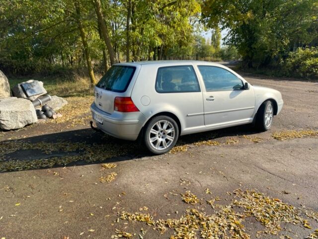 Серый Фольксваген Гольф, объемом двигателя 1.6 л и пробегом 200 тыс. км за 3100 $, фото 5 на Automoto.ua