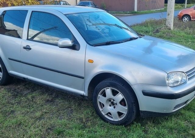 Фольксваген Гольф 1998 в Борисполе на Automoto.ua Серый Фольксваген Гольф, объемом двигателя 1.4 л и пробегом 412 тыс. км за 3300 $, фото 1 на Automoto.ua