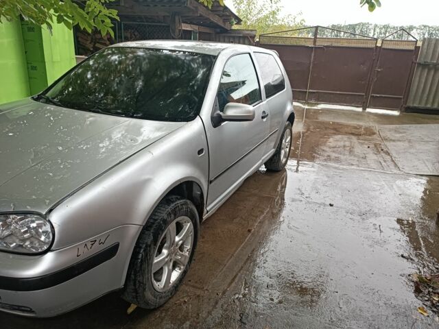 Серый Фольксваген Гольф, объемом двигателя 1.4 л и пробегом 255 тыс. км за 2800 $, фото 3 на Automoto.ua