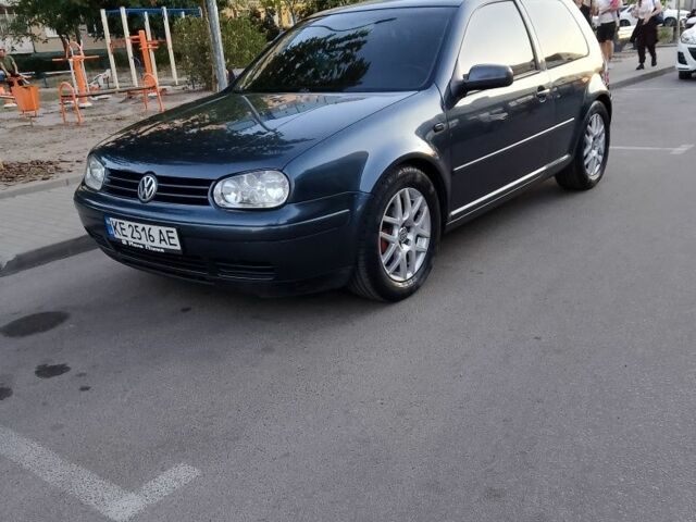 Серый Фольксваген Гольф, объемом двигателя 1.4 л и пробегом 300 тыс. км за 4500 $, фото 6 на Automoto.ua