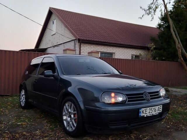 Серый Фольксваген Гольф, объемом двигателя 1.4 л и пробегом 300 тыс. км за 4500 $, фото 1 на Automoto.ua