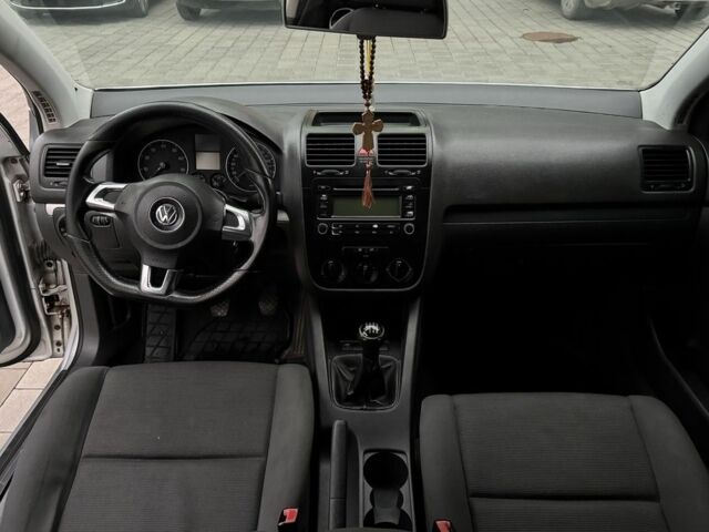 Серый Фольксваген Гольф, объемом двигателя 1.6 л и пробегом 210 тыс. км за 4150 $, фото 18 на Automoto.ua