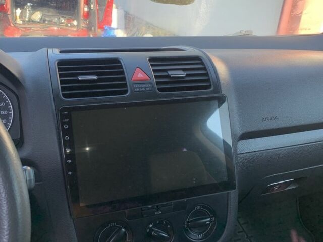 Серый Фольксваген Гольф, объемом двигателя 1.4 л и пробегом 200 тыс. км за 4000 $, фото 5 на Automoto.ua