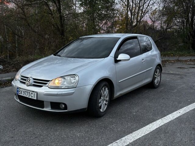 Серый Фольксваген Гольф, объемом двигателя 1.6 л и пробегом 246 тыс. км за 4650 $, фото 2 на Automoto.ua