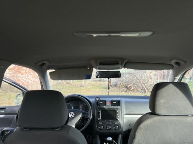 Серый Фольксваген Гольф, объемом двигателя 1.6 л и пробегом 219 тыс. км за 5200 $, фото 19 на Automoto.ua