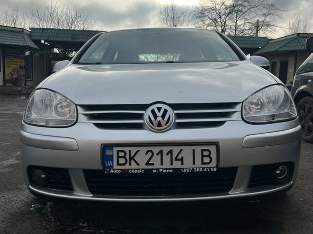 Серый Фольксваген Гольф, объемом двигателя 1.6 л и пробегом 219 тыс. км за 5200 $, фото 1 на Automoto.ua