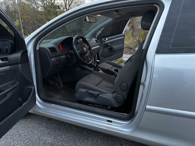 Серый Фольксваген Гольф, объемом двигателя 1.6 л и пробегом 246 тыс. км за 4650 $, фото 7 на Automoto.ua