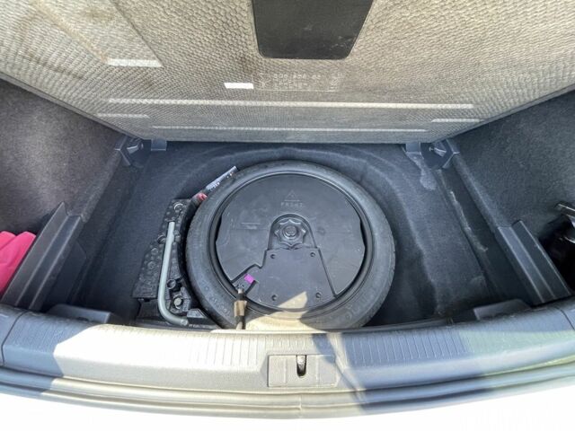 Серый Фольксваген Гольф, объемом двигателя 2 л и пробегом 140 тыс. км за 10000 $, фото 22 на Automoto.ua