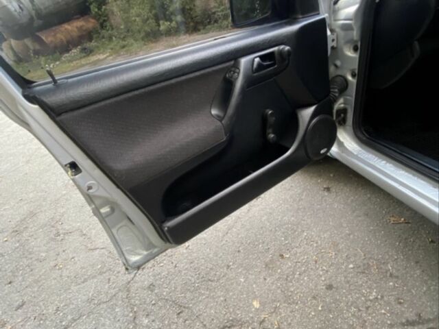 Серый Фольксваген Гольф, объемом двигателя 1.8 л и пробегом 350 тыс. км за 1499 $, фото 9 на Automoto.ua