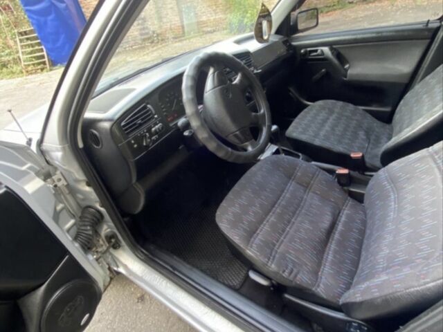 Серый Фольксваген Гольф, объемом двигателя 1.8 л и пробегом 350 тыс. км за 1499 $, фото 10 на Automoto.ua