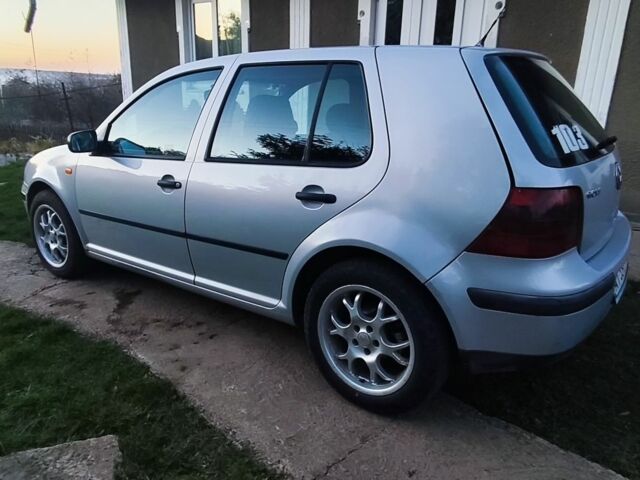 Серый Фольксваген Гольф, объемом двигателя 1.6 л и пробегом 260 тыс. км за 2100 $, фото 2 на Automoto.ua