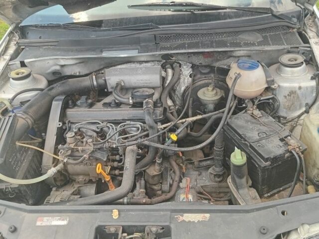 Серый Фольксваген Гольф, объемом двигателя 1.9 л и пробегом 182 тыс. км за 300 $, фото 4 на Automoto.ua