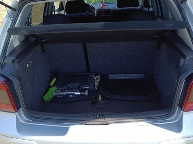 Серый Фольксваген Гольф, объемом двигателя 1.4 л и пробегом 270 тыс. км за 1000 $, фото 5 на Automoto.ua