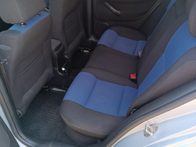 Серый Фольксваген Гольф, объемом двигателя 1.4 л и пробегом 270 тыс. км за 1000 $, фото 6 на Automoto.ua