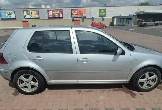 Серый Фольксваген Гольф, объемом двигателя 2 л и пробегом 180 тыс. км за 1200 $, фото 3 на Automoto.ua