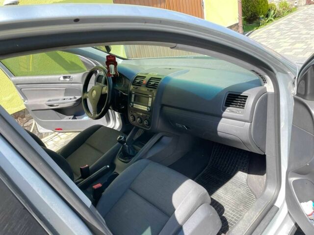 Серый Фольксваген Гольф, объемом двигателя 0 л и пробегом 300 тыс. км за 4600 $, фото 4 на Automoto.ua