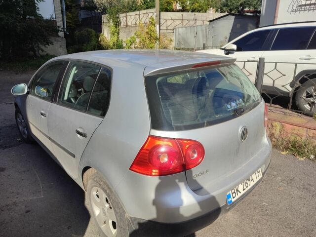 Сірий Фольксваген Гольф, об'ємом двигуна 1.4 л та пробігом 150 тис. км за 4450 $, фото 4 на Automoto.ua