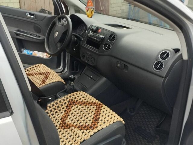 Сірий Фольксваген Гольф, об'ємом двигуна 1.6 л та пробігом 247 тис. км за 5700 $, фото 2 на Automoto.ua