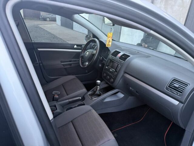 Сірий Фольксваген Гольф, об'ємом двигуна 1.9 л та пробігом 352 тис. км за 5400 $, фото 4 на Automoto.ua