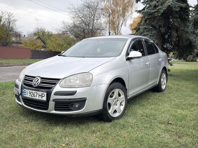 Серый Фольксваген Гольф, объемом двигателя 1.6 л и пробегом 326 тыс. км за 3999 $, фото 1 на Automoto.ua