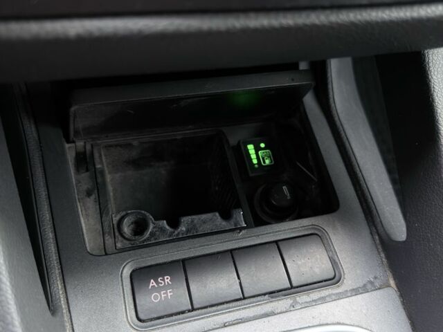 Серый Фольксваген Гольф, объемом двигателя 1.6 л и пробегом 326 тыс. км за 3999 $, фото 11 на Automoto.ua