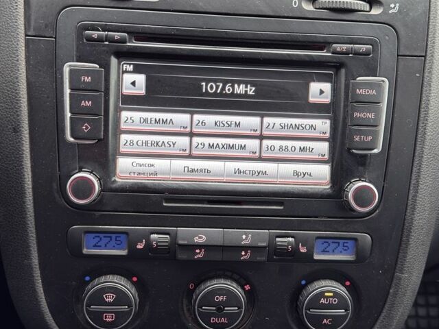 Серый Фольксваген Гольф, объемом двигателя 1.6 л и пробегом 326 тыс. км за 3999 $, фото 10 на Automoto.ua