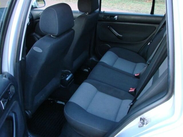 Серый Фольксваген Гольф, объемом двигателя 4 л и пробегом 268 тыс. км за 1100 $, фото 7 на Automoto.ua