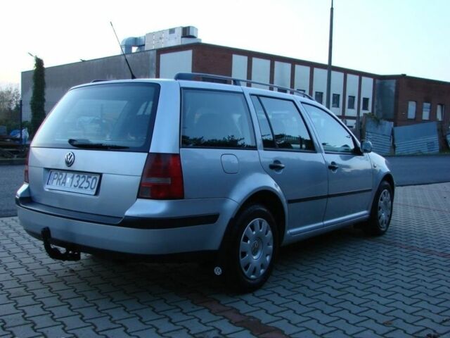 Серый Фольксваген Гольф, объемом двигателя 4 л и пробегом 268 тыс. км за 1100 $, фото 1 на Automoto.ua