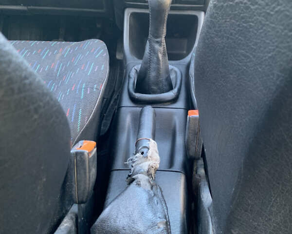 Серый Фольксваген Гольф, объемом двигателя 1.78 л и пробегом 350 тыс. км за 2000 $, фото 17 на Automoto.ua