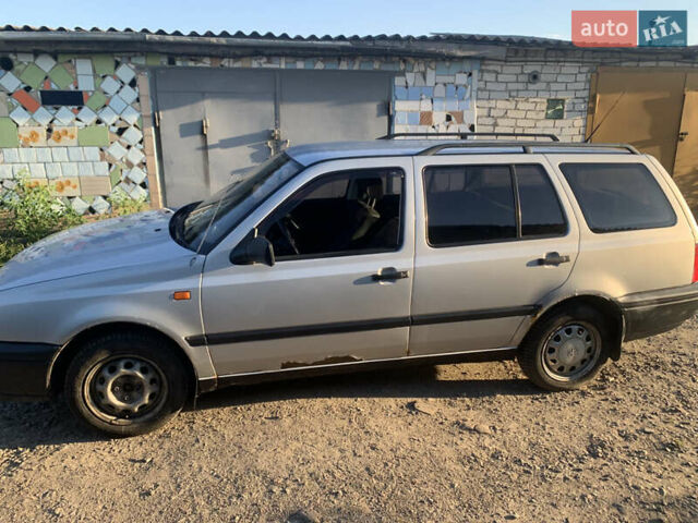 Серый Фольксваген Гольф, объемом двигателя 1.78 л и пробегом 350 тыс. км за 2000 $, фото 4 на Automoto.ua