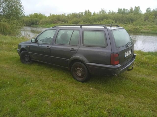 Серый Фольксваген Гольф, объемом двигателя 0 л и пробегом 300 тыс. км за 1300 $, фото 1 на Automoto.ua