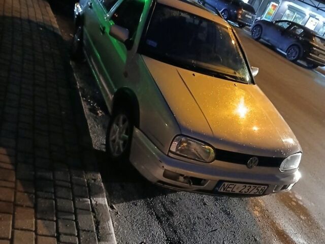 Серый Фольксваген Гольф, объемом двигателя 0 л и пробегом 250 тыс. км за 1400 $, фото 2 на Automoto.ua