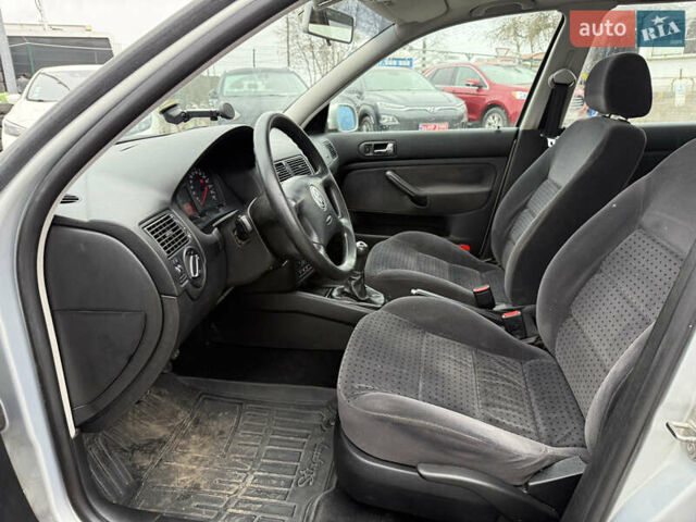 Серый Фольксваген Гольф, объемом двигателя 1.6 л и пробегом 236 тыс. км за 3750 $, фото 39 на Automoto.ua