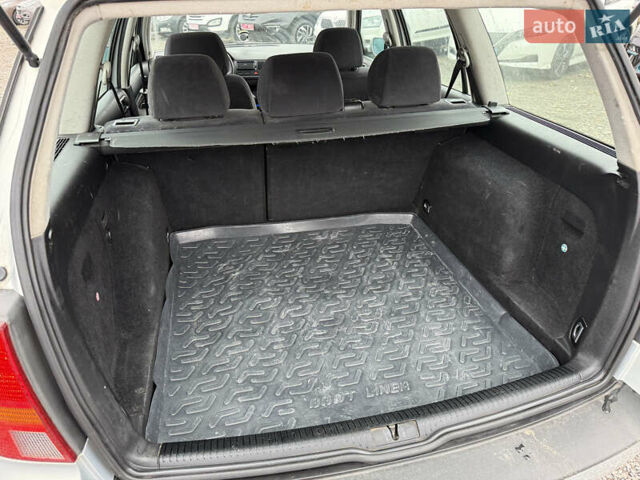 Серый Фольксваген Гольф, объемом двигателя 1.6 л и пробегом 236 тыс. км за 3750 $, фото 31 на Automoto.ua