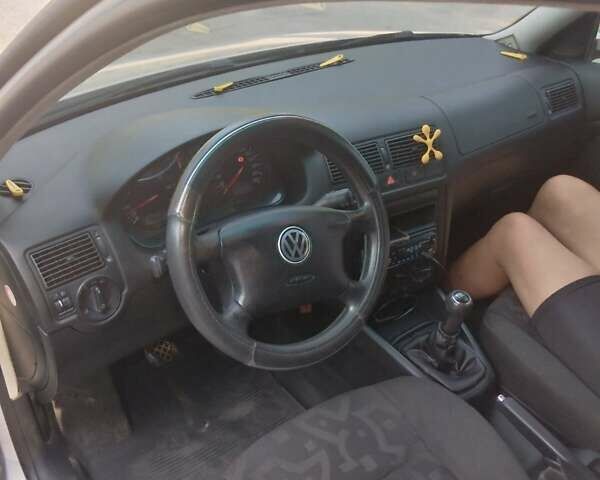 Серый Фольксваген Гольф, объемом двигателя 1.6 л и пробегом 220 тыс. км за 3650 $, фото 3 на Automoto.ua