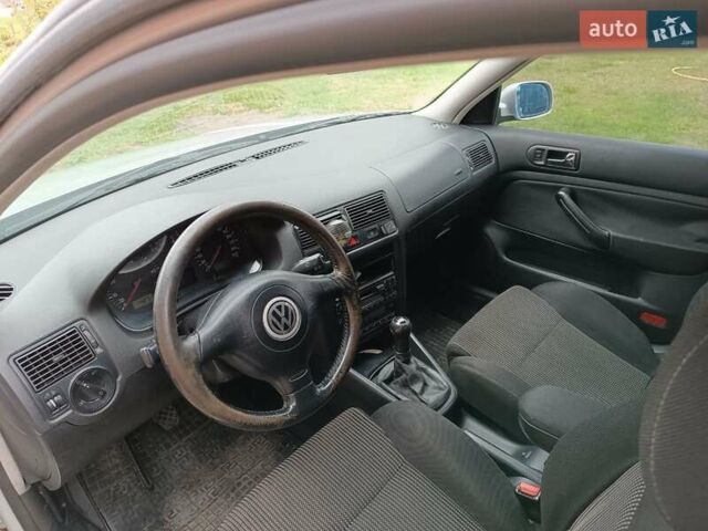 Серый Фольксваген Гольф, объемом двигателя 1.6 л и пробегом 260 тыс. км за 4353 $, фото 11 на Automoto.ua